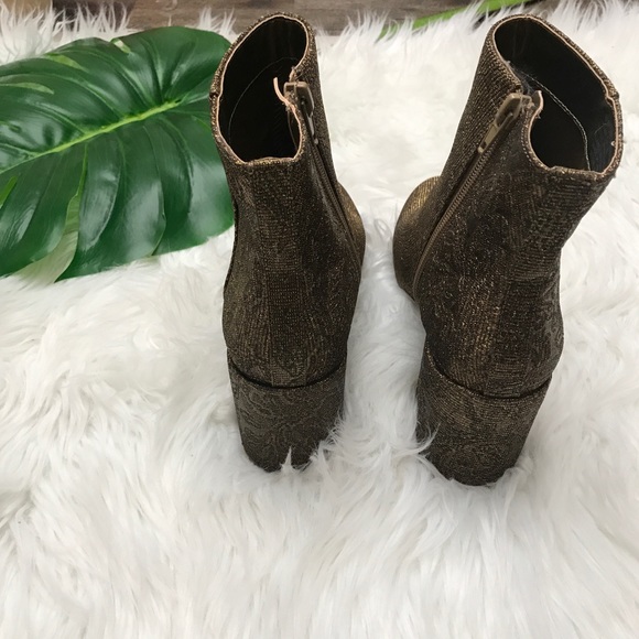 NEW Carlos Santana metallic gold ankle booties - Picture 5 of 7
